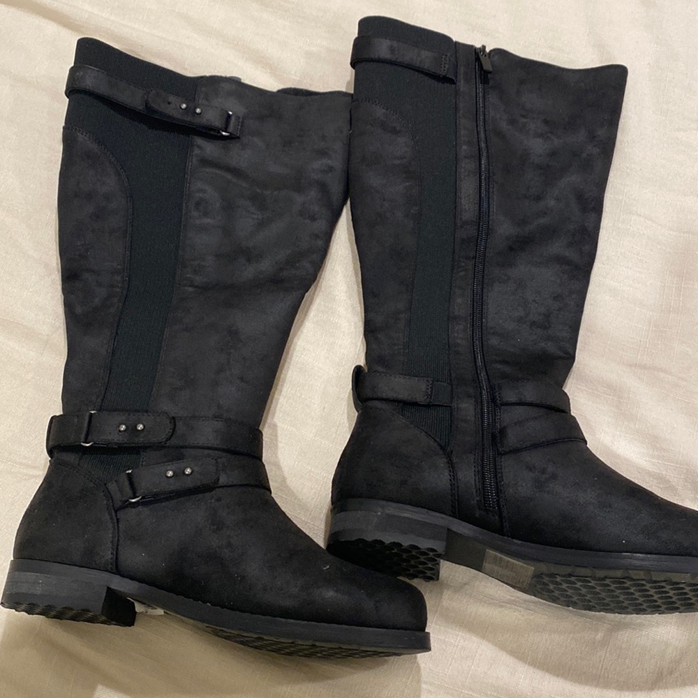 Black wide boots